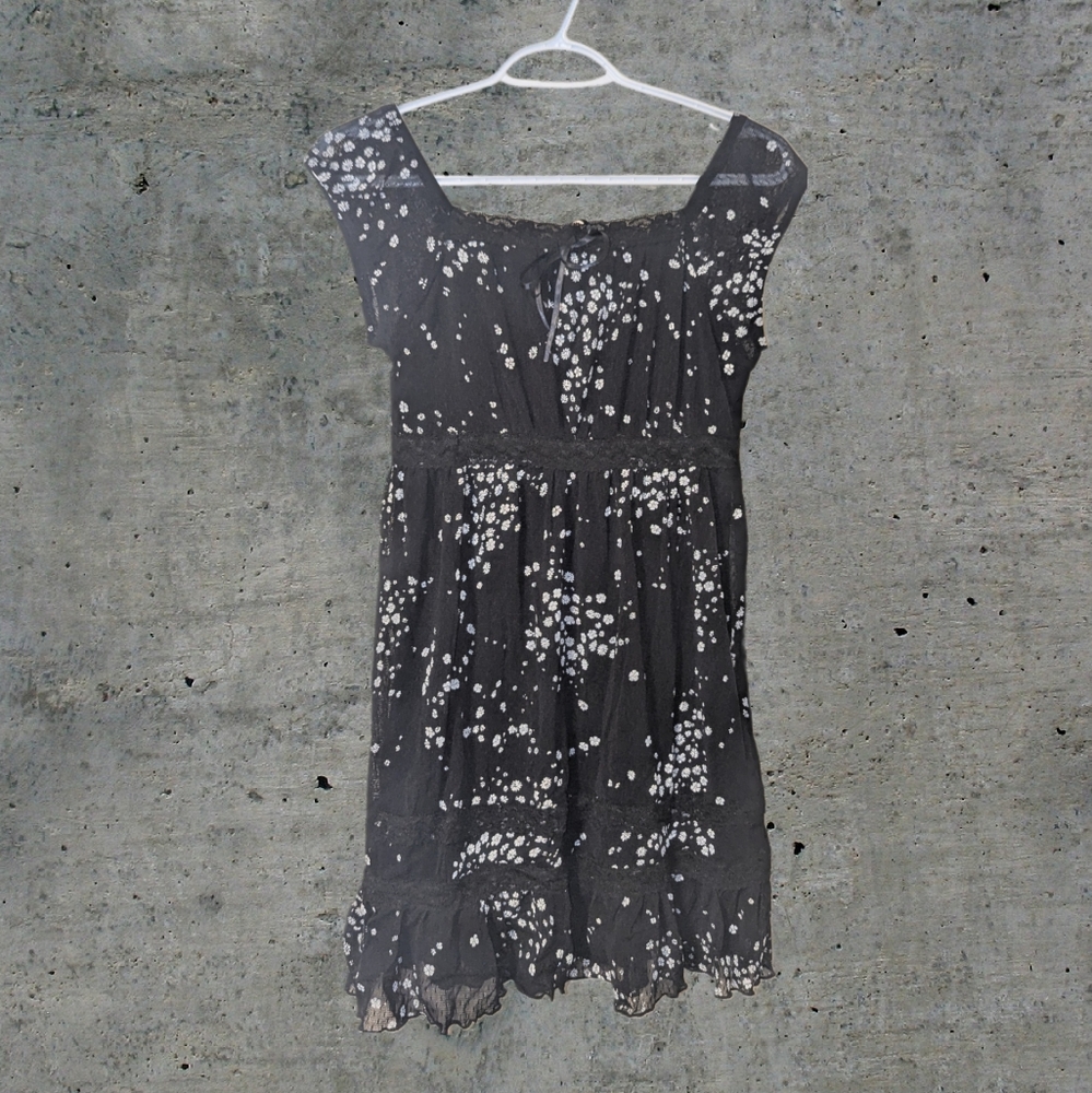 Vintage Floral Ruffle Dress